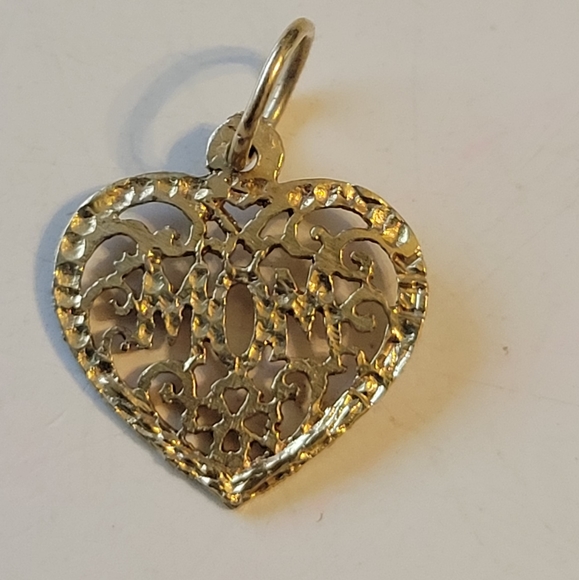 GUC 14K Gold MOM ❤️ charm - Picture 2 of 3